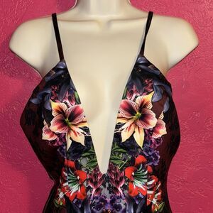 NWT Ginger Fizz flower bomb cocktaill mini dress. Sz medium.